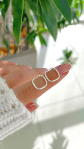 Brinco Argola Quadrada 13x13mm lisa Clássica